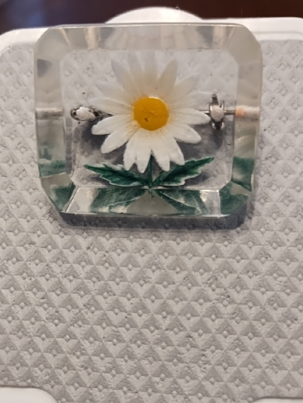 Clear Resin Daisy Square Brooche— White & Yellow Floral